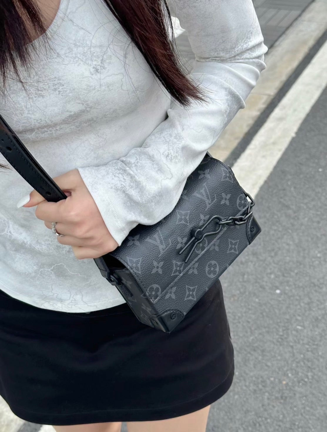 LV Steamer 男款壓紋牛皮包/1650✨🉐70300