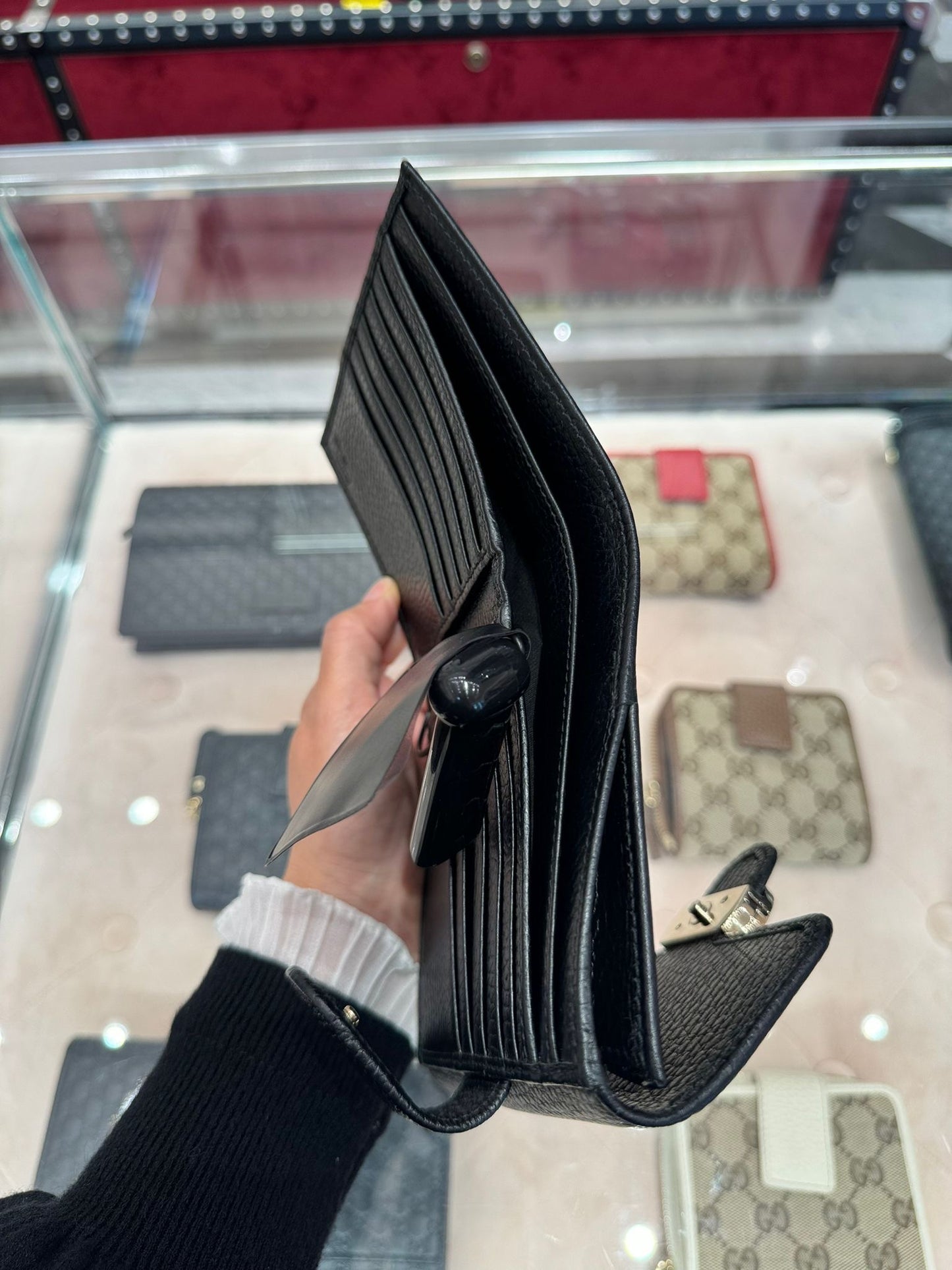 *@Gucci▪️Interlocking 雙G銀扣短夾/510P230 🔔限時折🉐11150