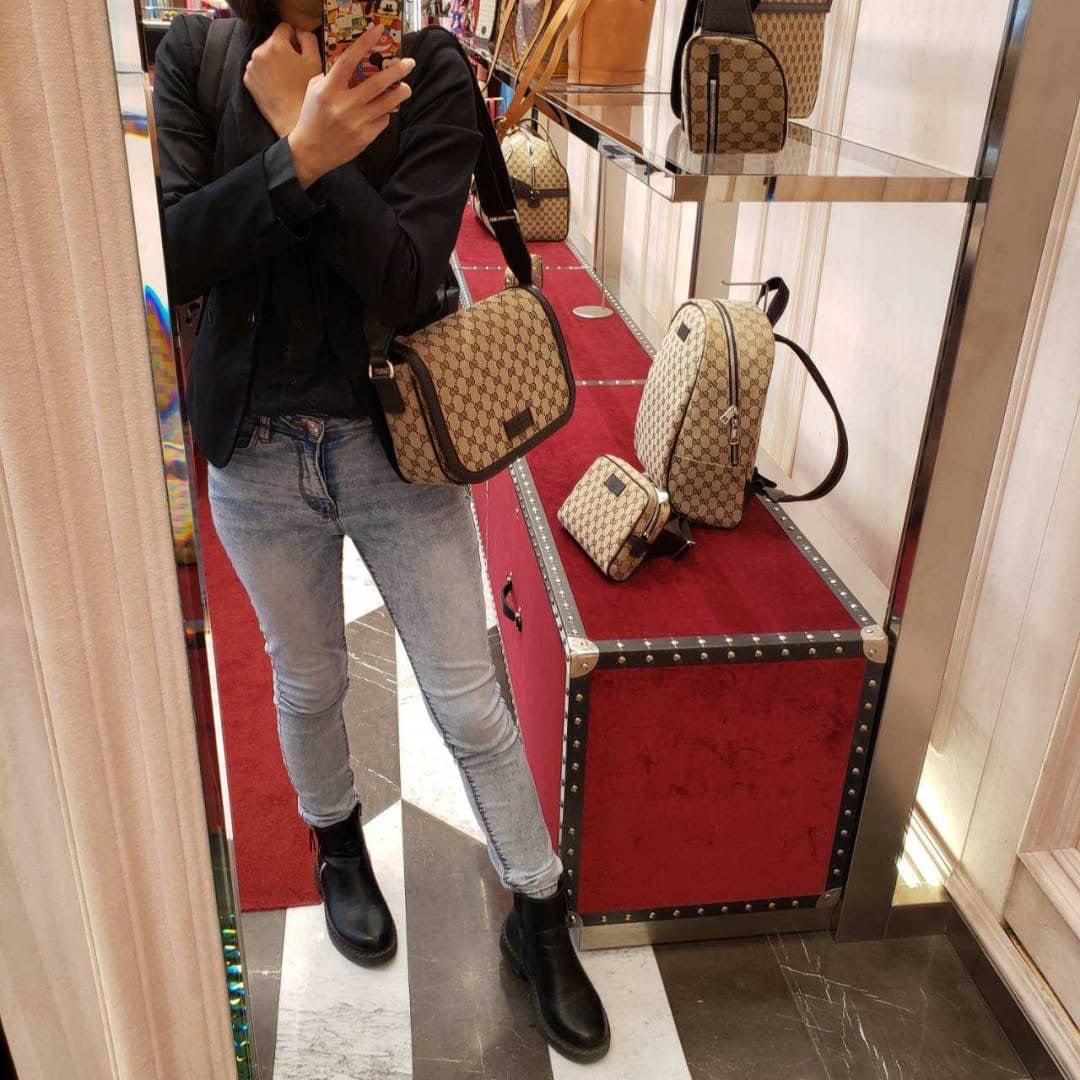 *@Gucci 男生款老花織布郵差包/ 小款P470 / 大款 P490