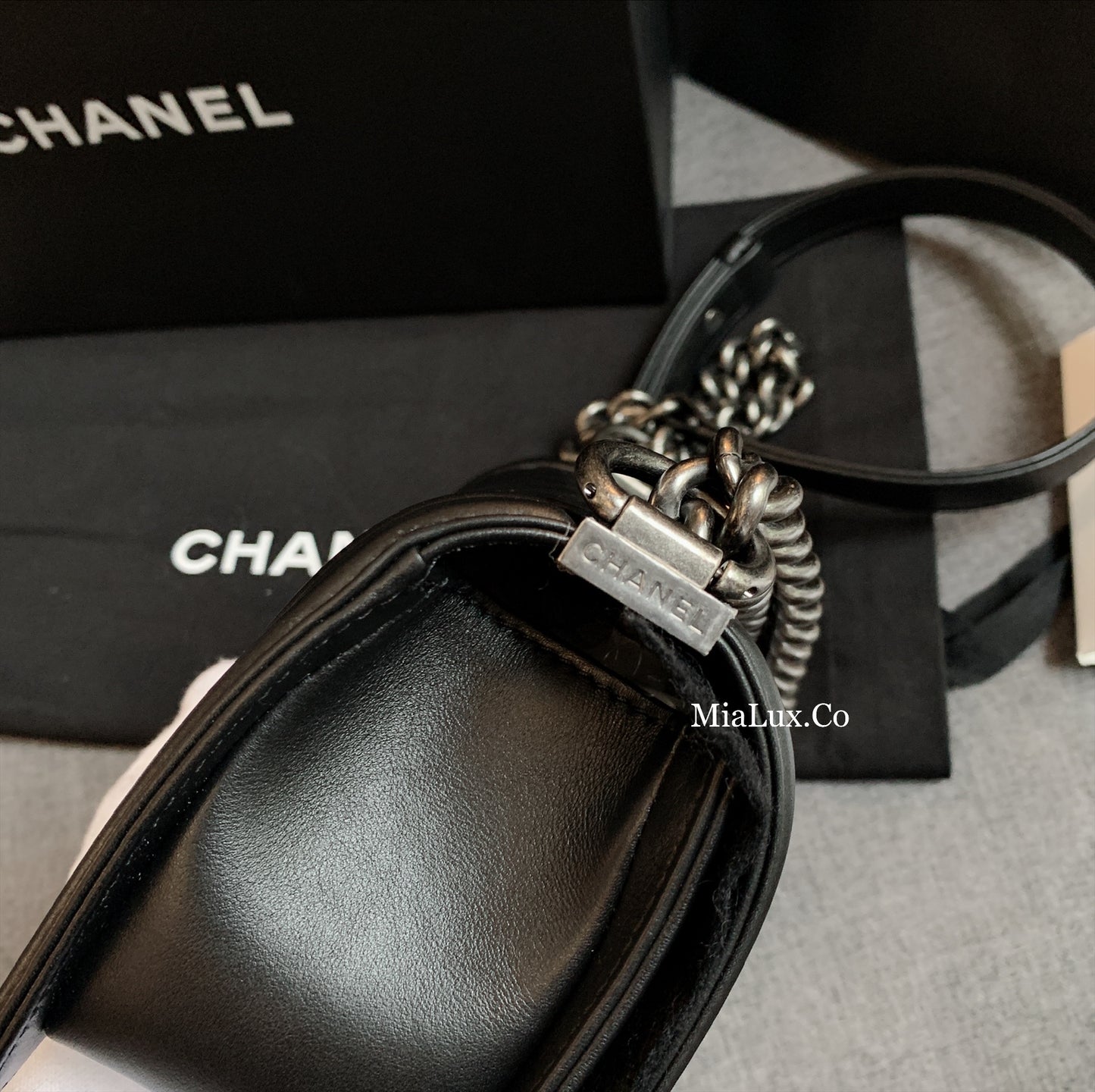 CHANEL BOY S 小款BOY菱格紋側肩鏈包 A67085/5060