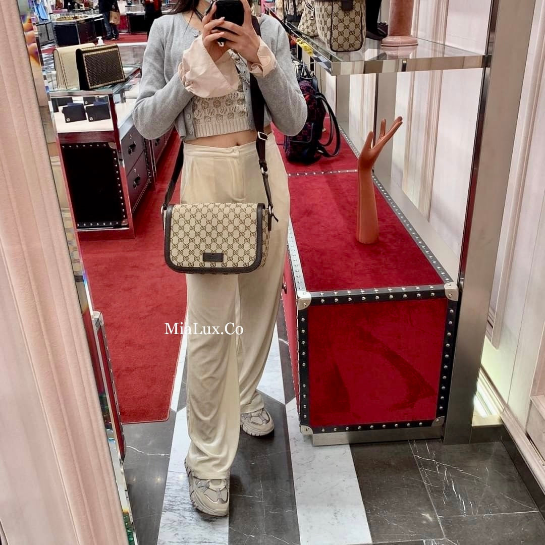 *@Gucci 男生款老花織布郵差包/ 小款P470 / 大款 P490