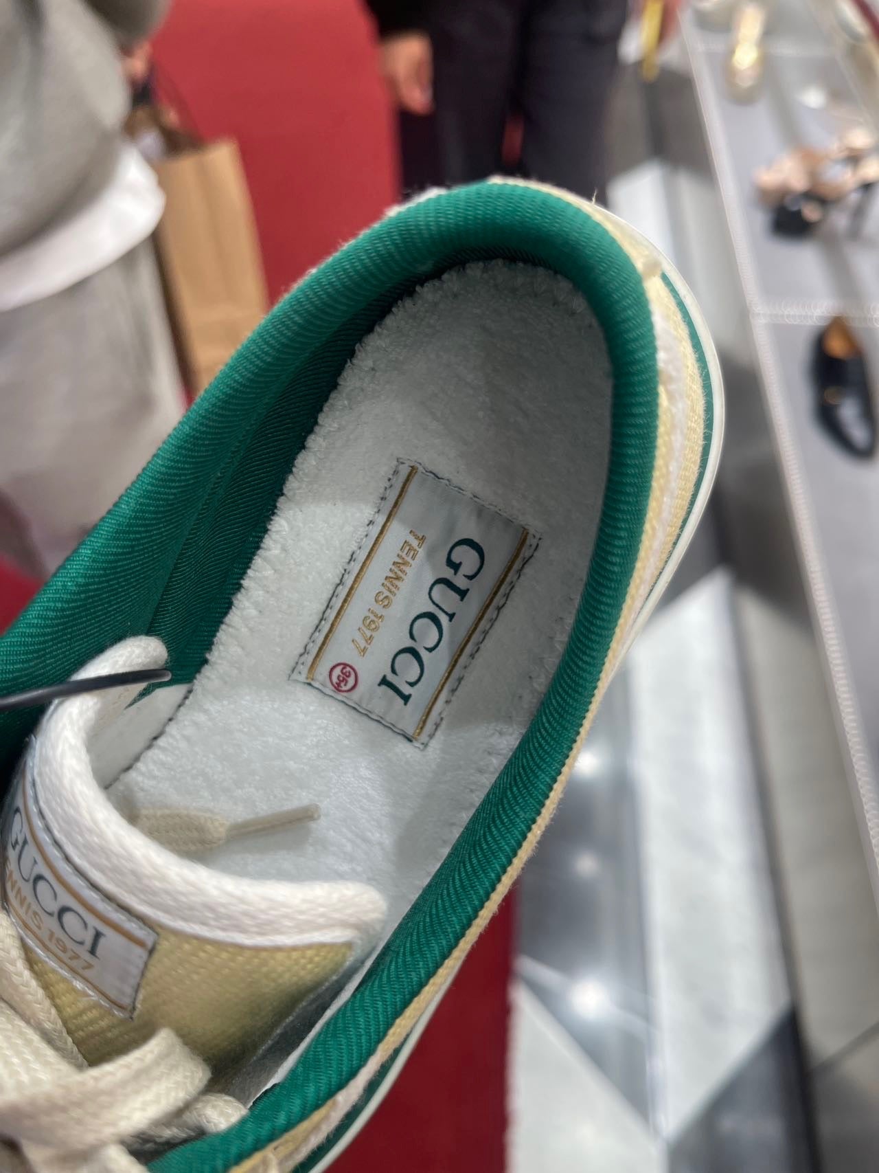 @Gucci Tennis 1977 女款運動鞋/525P265 🔔限時折🉐12730