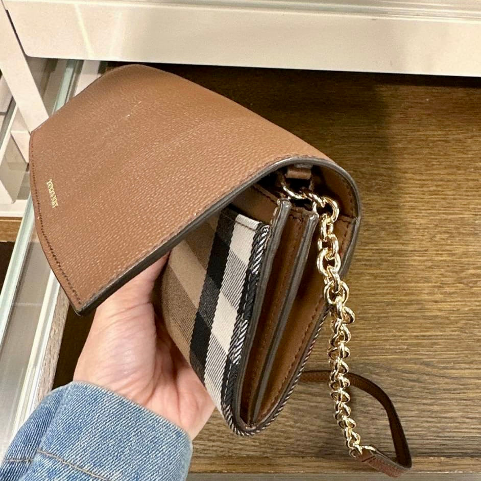 @Burberry Henley 格紋WOC翻蓋包/P299🔥下殺🉐14260