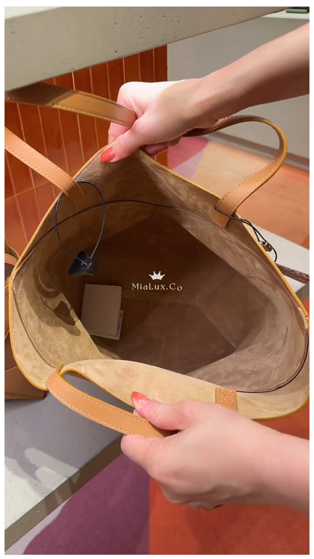 Loewe▪️Puzzle Fold Tote 中款單色拼圖折疊包/1450