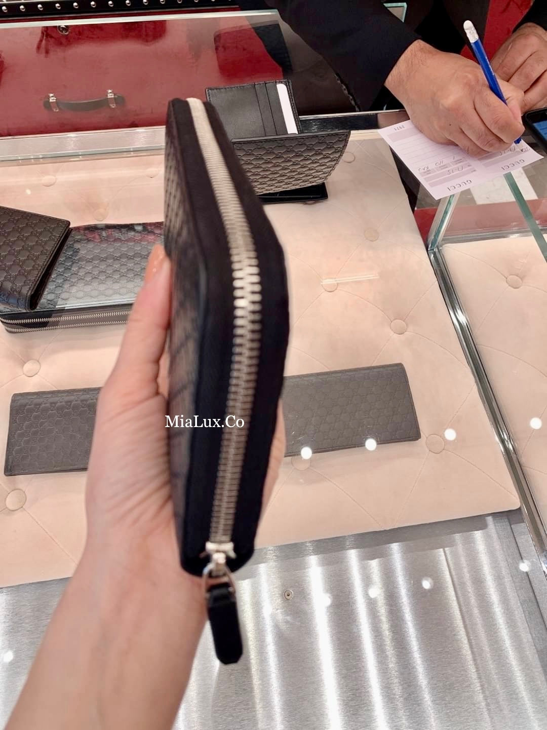 @Gucci Zippy  男生款壓紋拉鍊長夾/P265