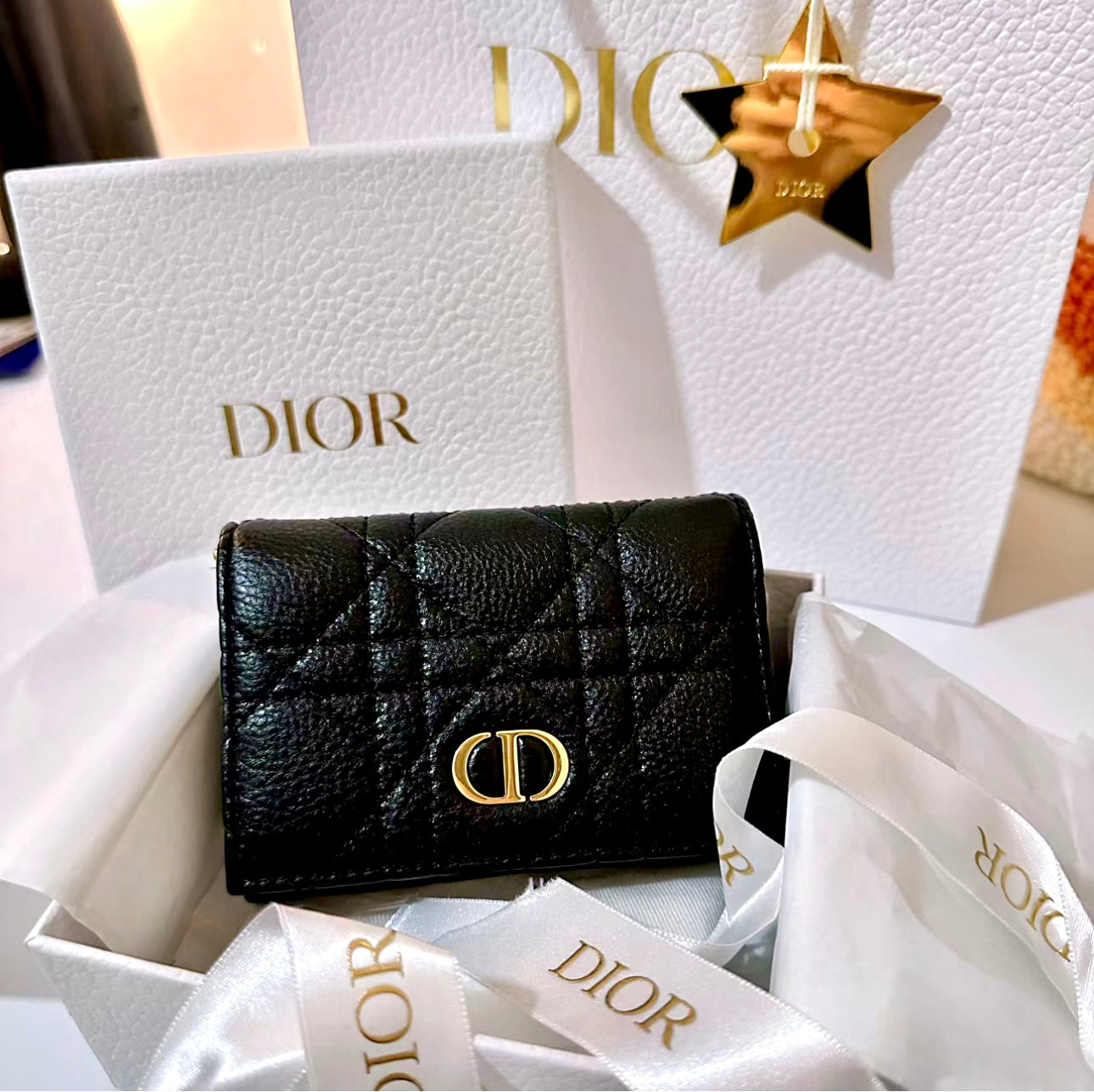 Dior Caro Glycine 牛皮翻蓋卡包/420E460 🉐15500🇪🇺🏷