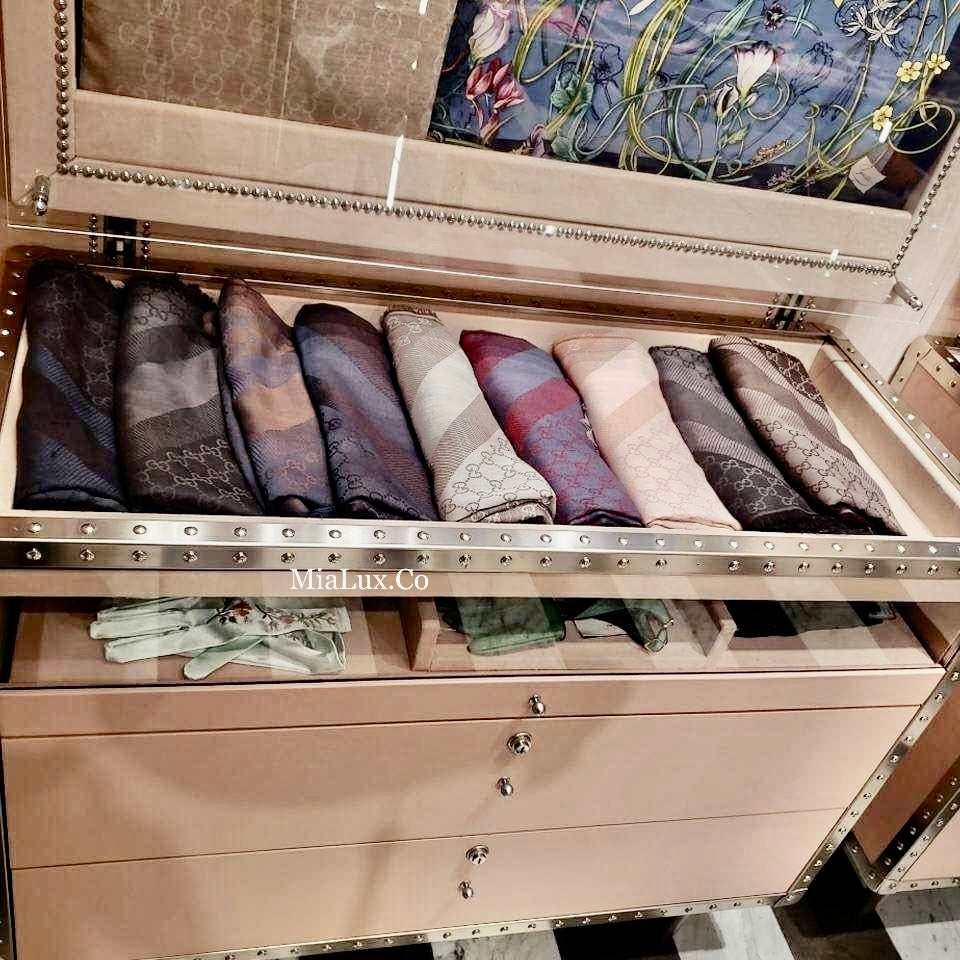 *@Gucci Wool Scarf Square 羊毛大方巾/P180