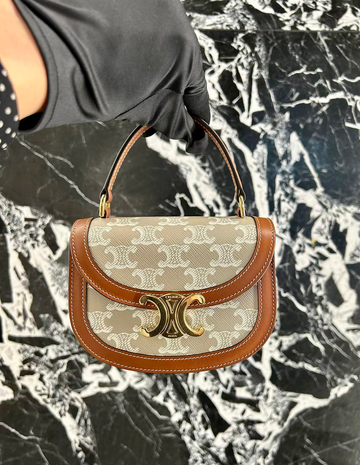 Celine BESACE CLEA MINI 手柄馬鞍包/1850E2000 🉐71000🇪🇺