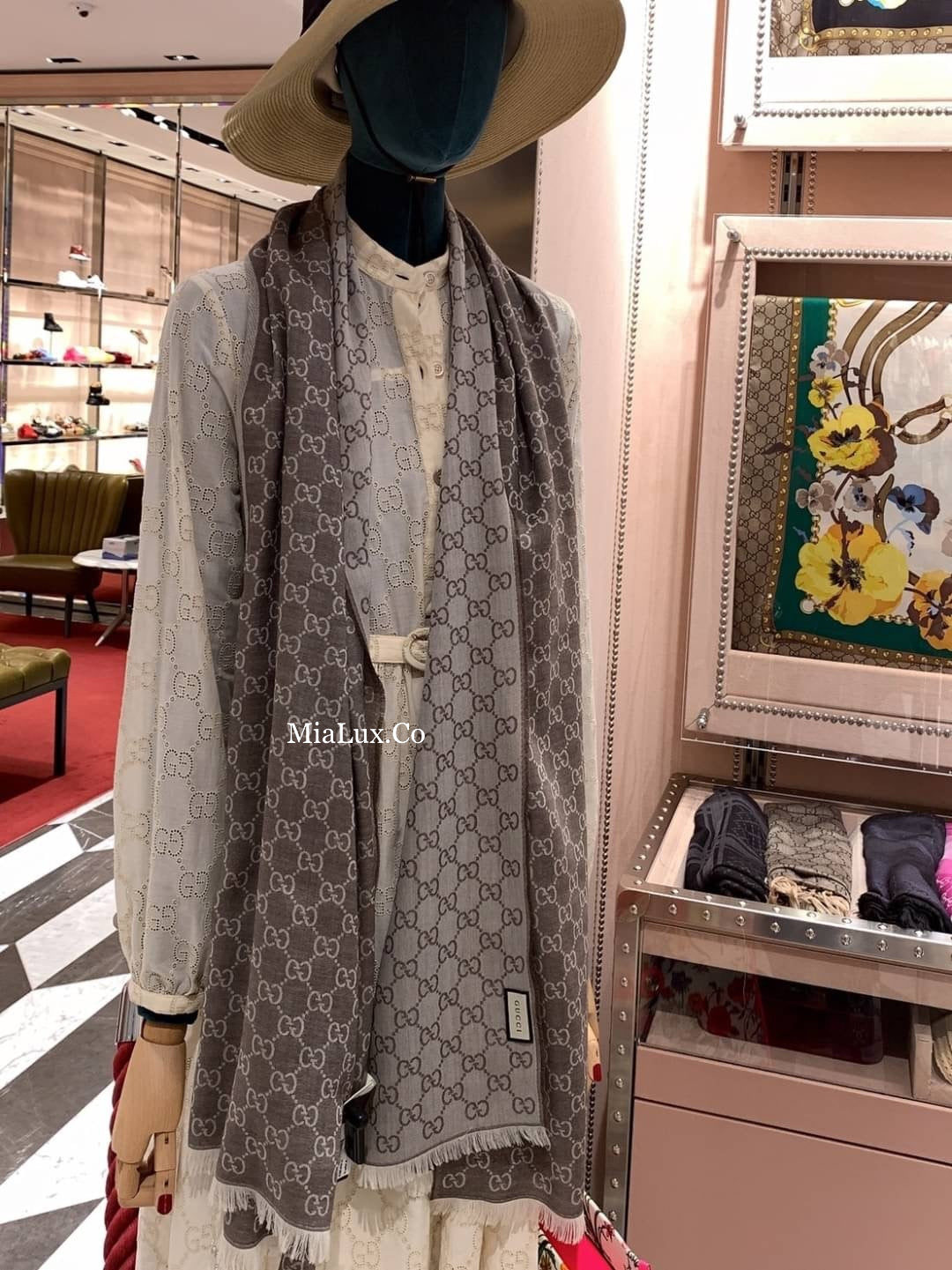 *@Gucci Wool Scarf Square 羊毛大方巾/P180