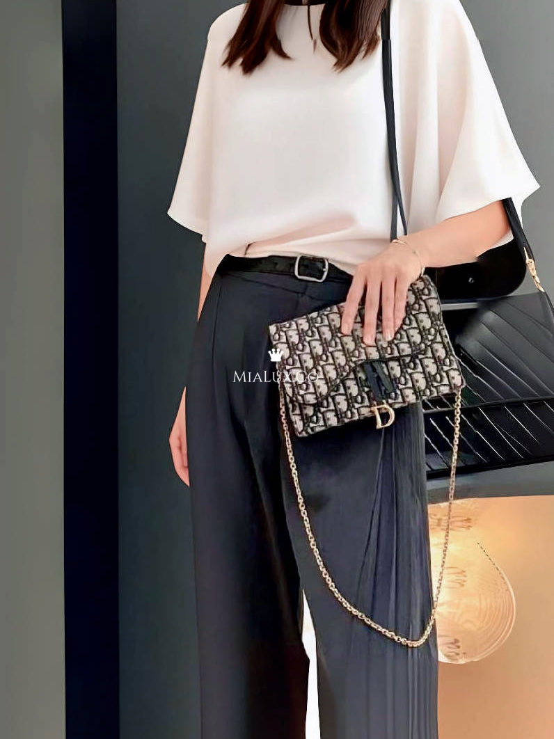 Dior▪️Saddle Pouch With Chain 緹花馬鞍鍊包/1550E1 700 🉐60500🇪🇺