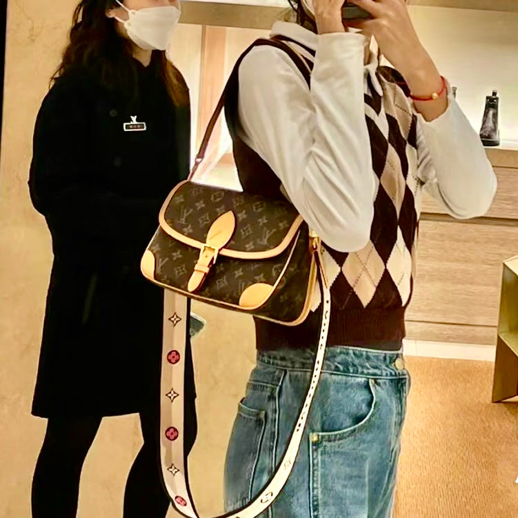 LV▪️Diane 法棍包/1820✨🉐77440