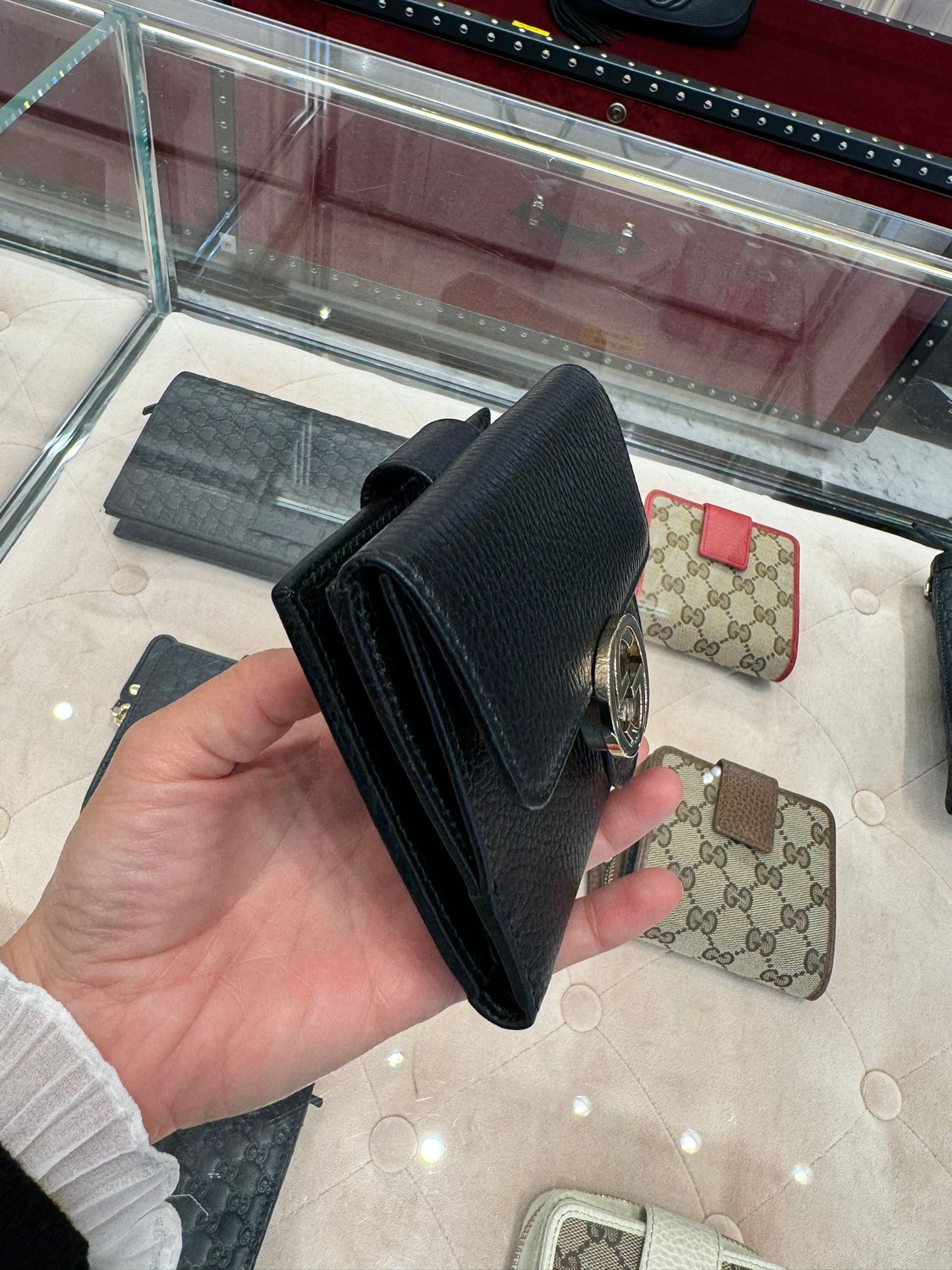 *@Gucci▪️Interlocking 雙G銀扣短夾/510P230 🔔限時折🉐11150