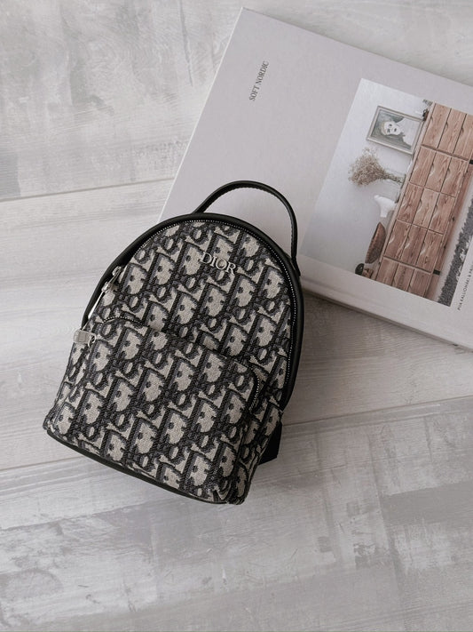 Dior Rider Backpack Mini 兒童款老花小書包/1450E1600 🉐57000🇪🇺