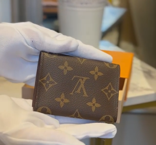 LV▪️Enveloppe Carte De Visite 翻蓋卡包/225✨🉐10450