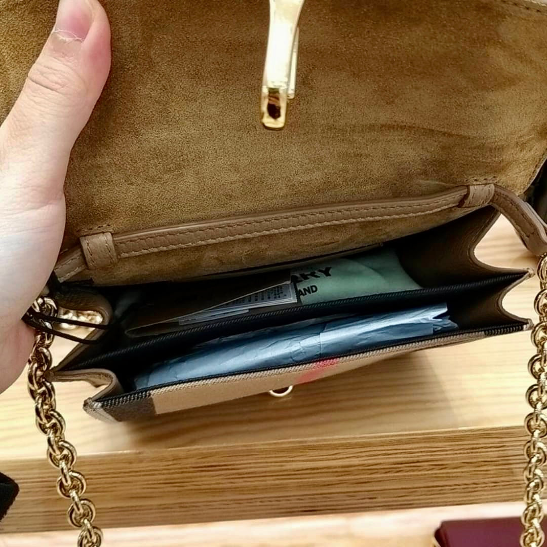 @Burberry▪️Macken Baby 小格紋拼色信封包/P239 🔥下殺🉐11560