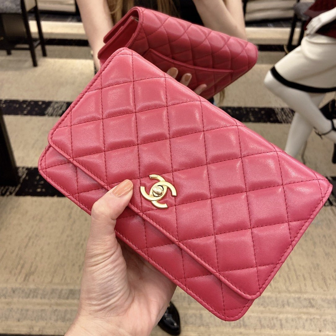 CHANEL▶︎✨| LAMBSKIN WALLET ON CHAIN 經典小羊皮金球翻蓋WOC錢包 AP1450 *£3,220