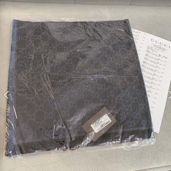 *@Gucci Wool Scarf Square 羊毛大方巾/P180