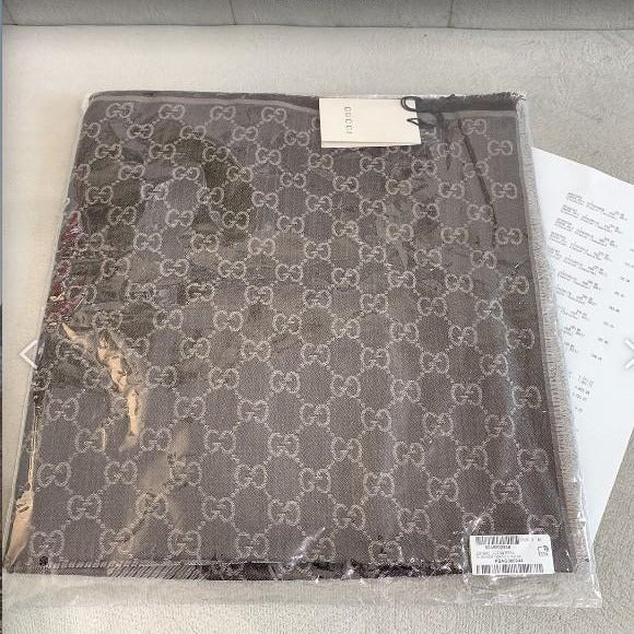 *@Gucci Wool Scarf Square 羊毛大方巾/P180