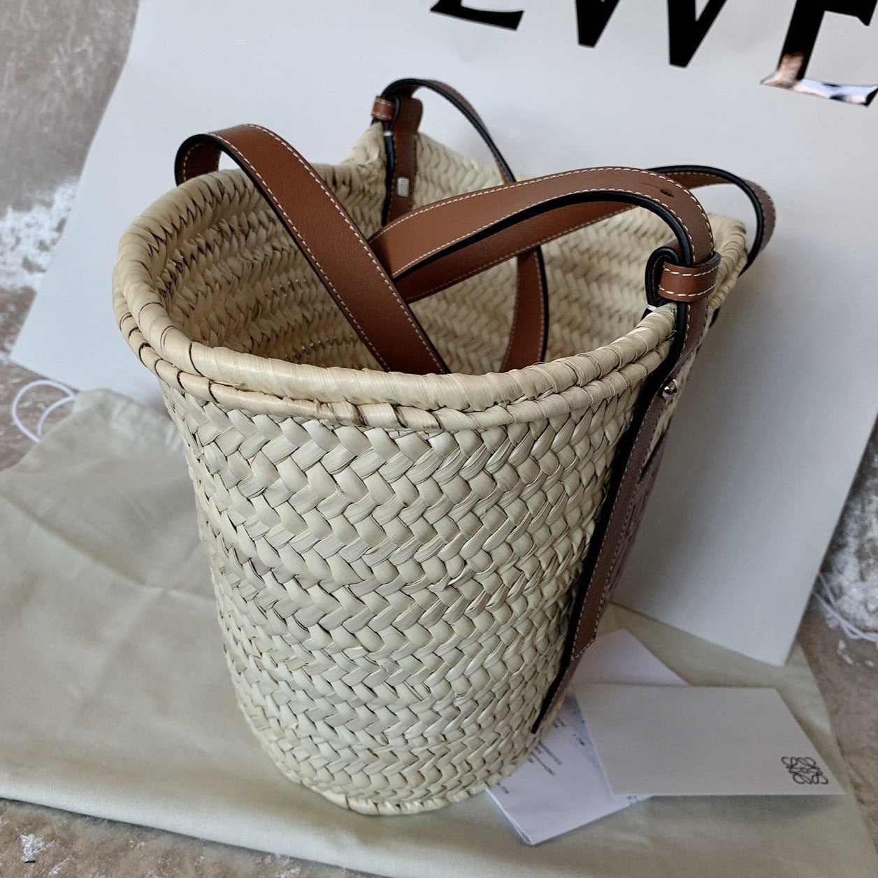 Loewe▪️Basket bag 經典牛皮草編包/450
