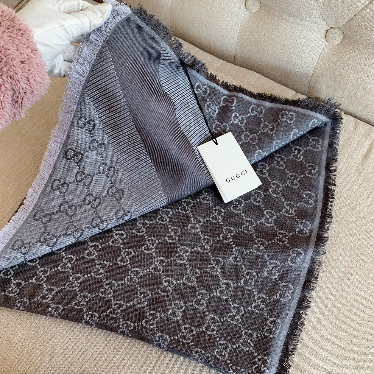 *@Gucci Wool Scarf Square 羊毛大方巾/P180