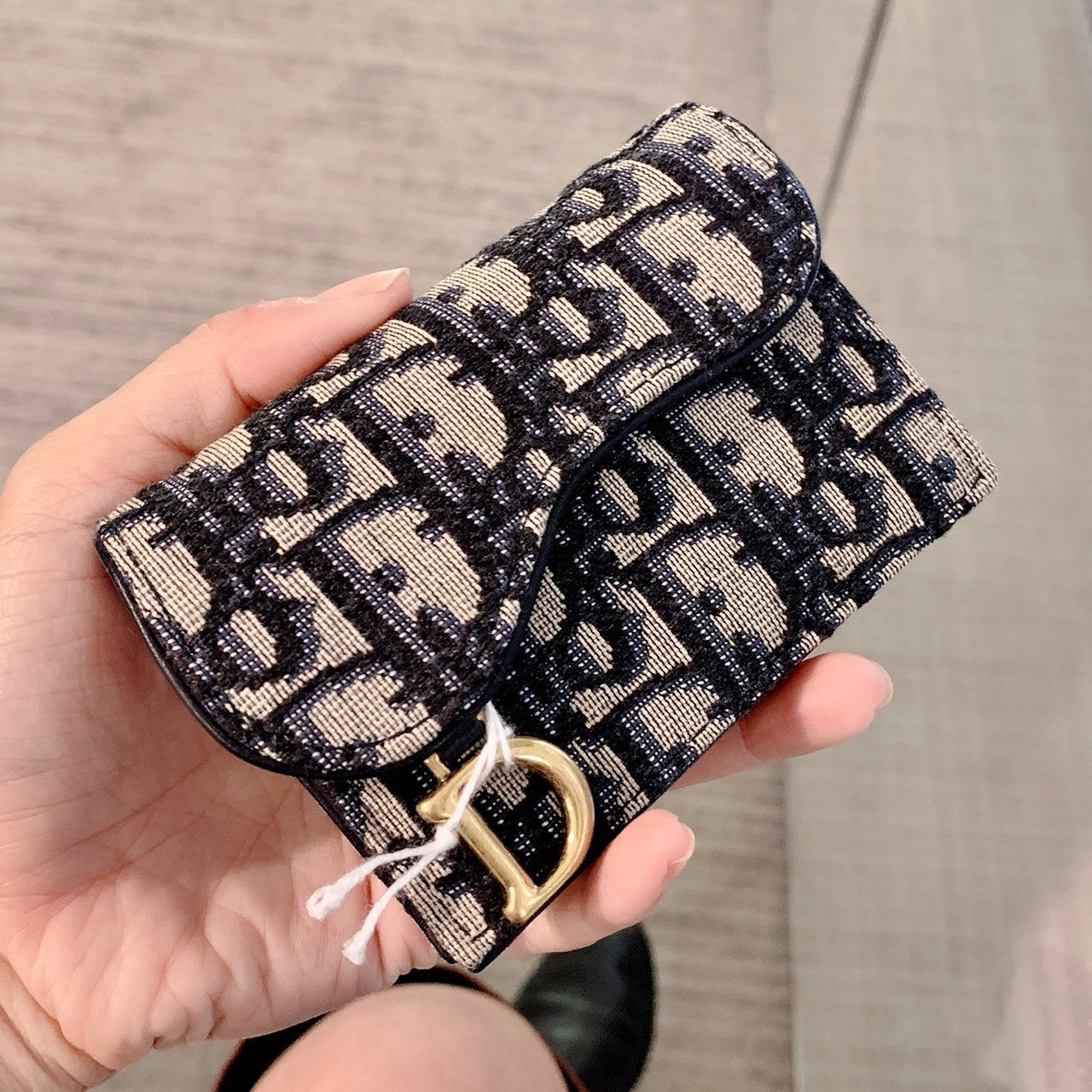 Dior▪️Saddle Bloom Card Holder馬鞍提花翻蓋卡包/370E410 🉐14000🇪🇺🏷