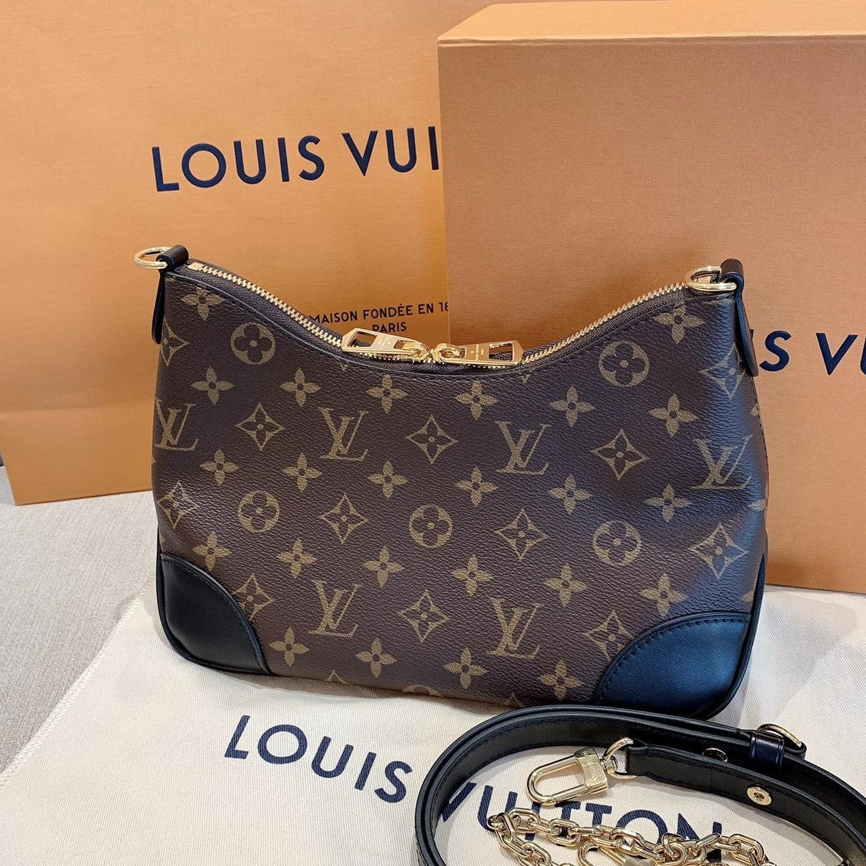 LV▪️Boulogne 老花牛角包/1850✨🉐78700