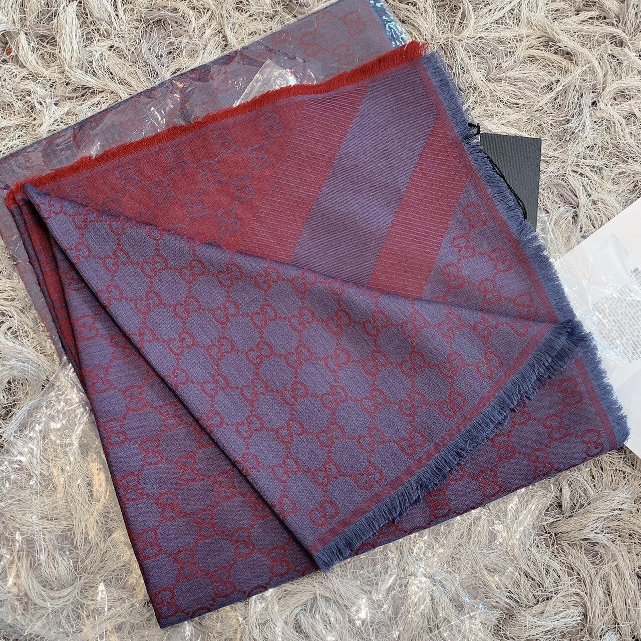 *@Gucci Wool Scarf Square 羊毛大方巾/P180