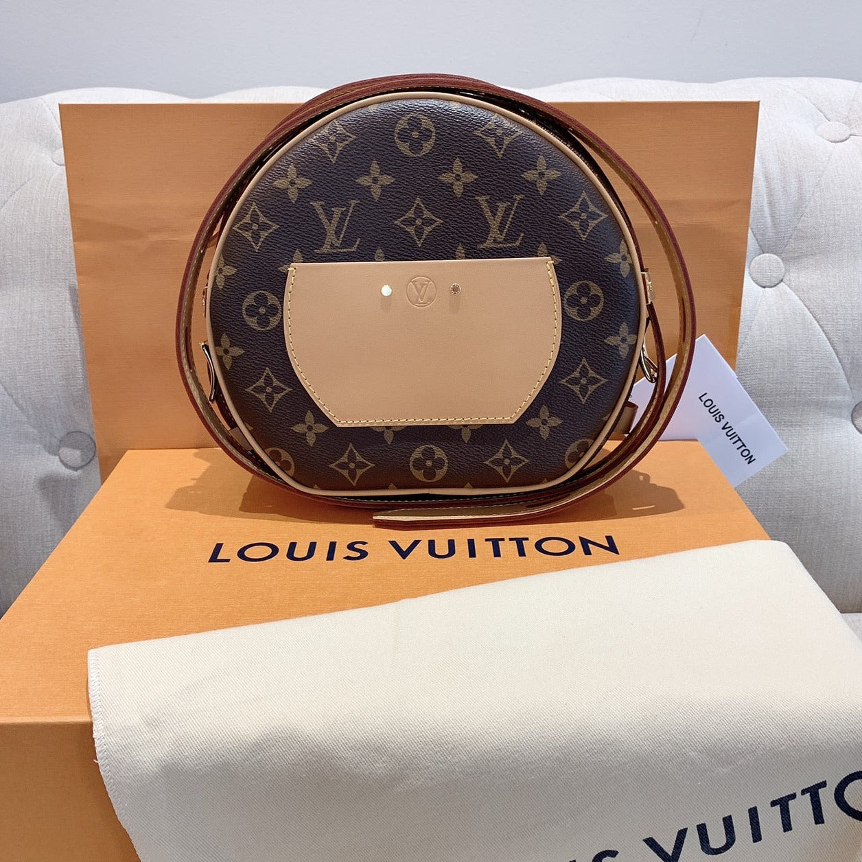 LV▪️Boite Chapeau Souple MM 大款圓餅包/2230✨🉐92430