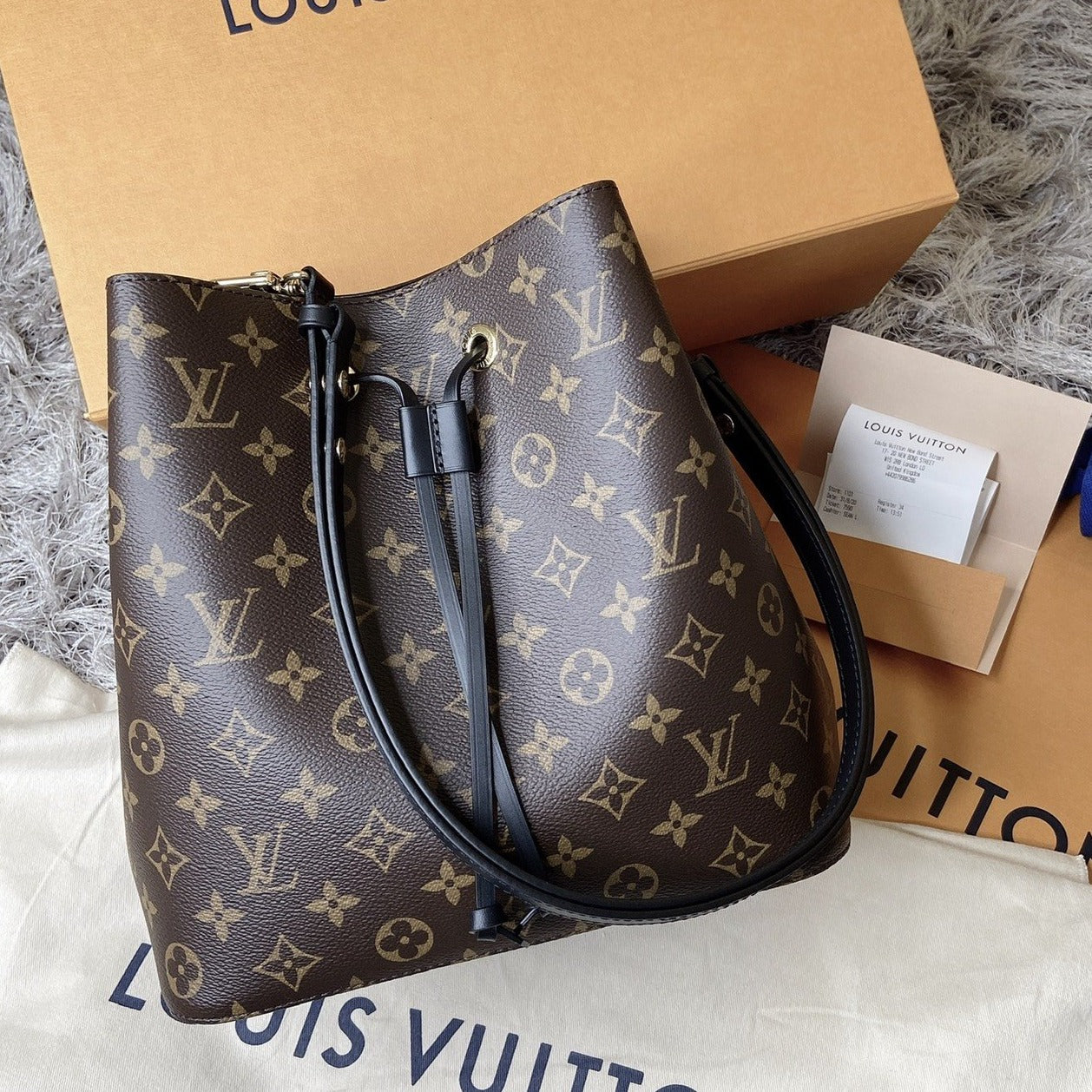 LV▪️NéoNoé Bucket MM 中款水桶包/1610✨🉐68620