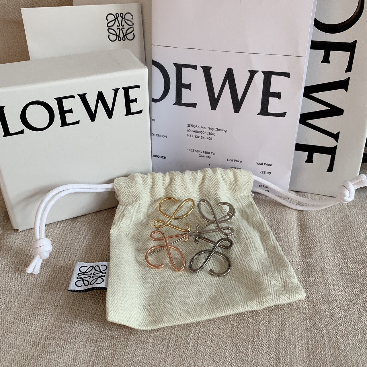 Loewe▪️Anagram brooch in metal 金屬多色胸針/275