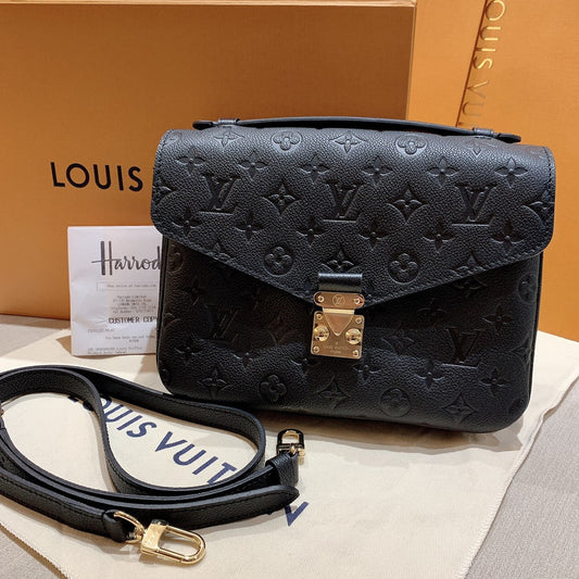 LV Pochette Métis 壓紋牛皮郵差包/2110✨🉐87510