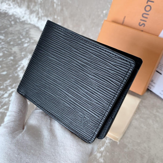 LV Multiple 男生款水波紋雙開短夾/465✨🉐20530