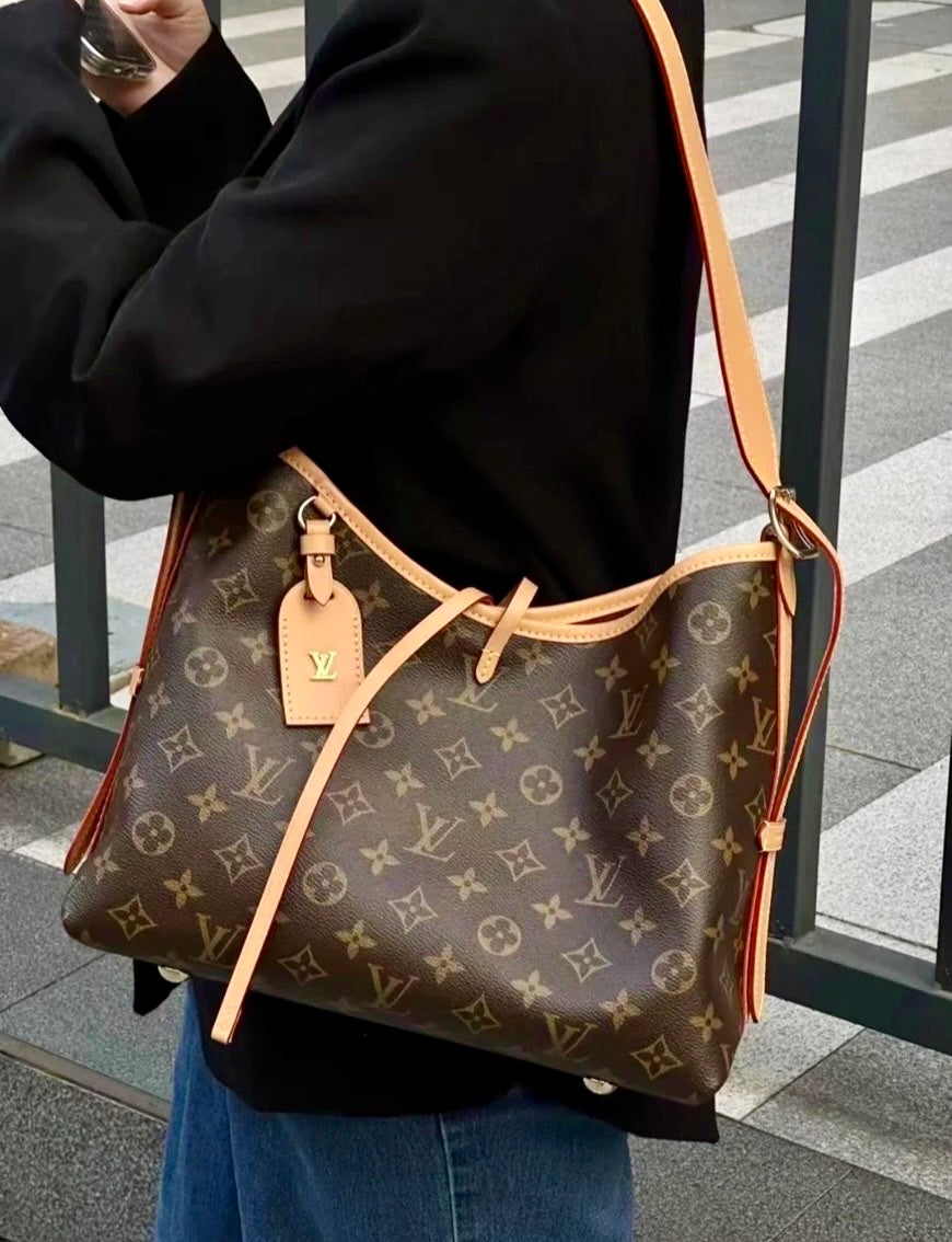 LV CarryAll PM 爆款小款肩背包/1880 ✨🉐78080