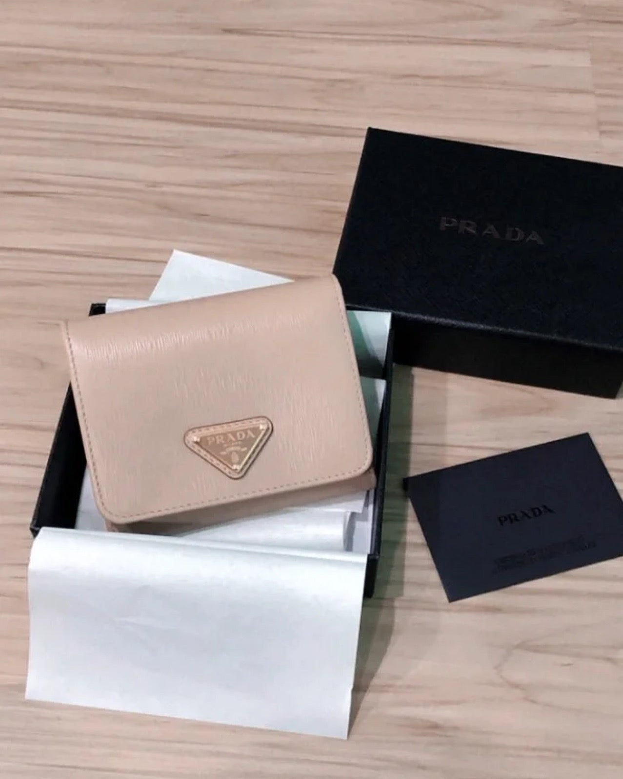 @Prada Bifold 三角標水波防刮皮夾 🔔限時折🉐13800