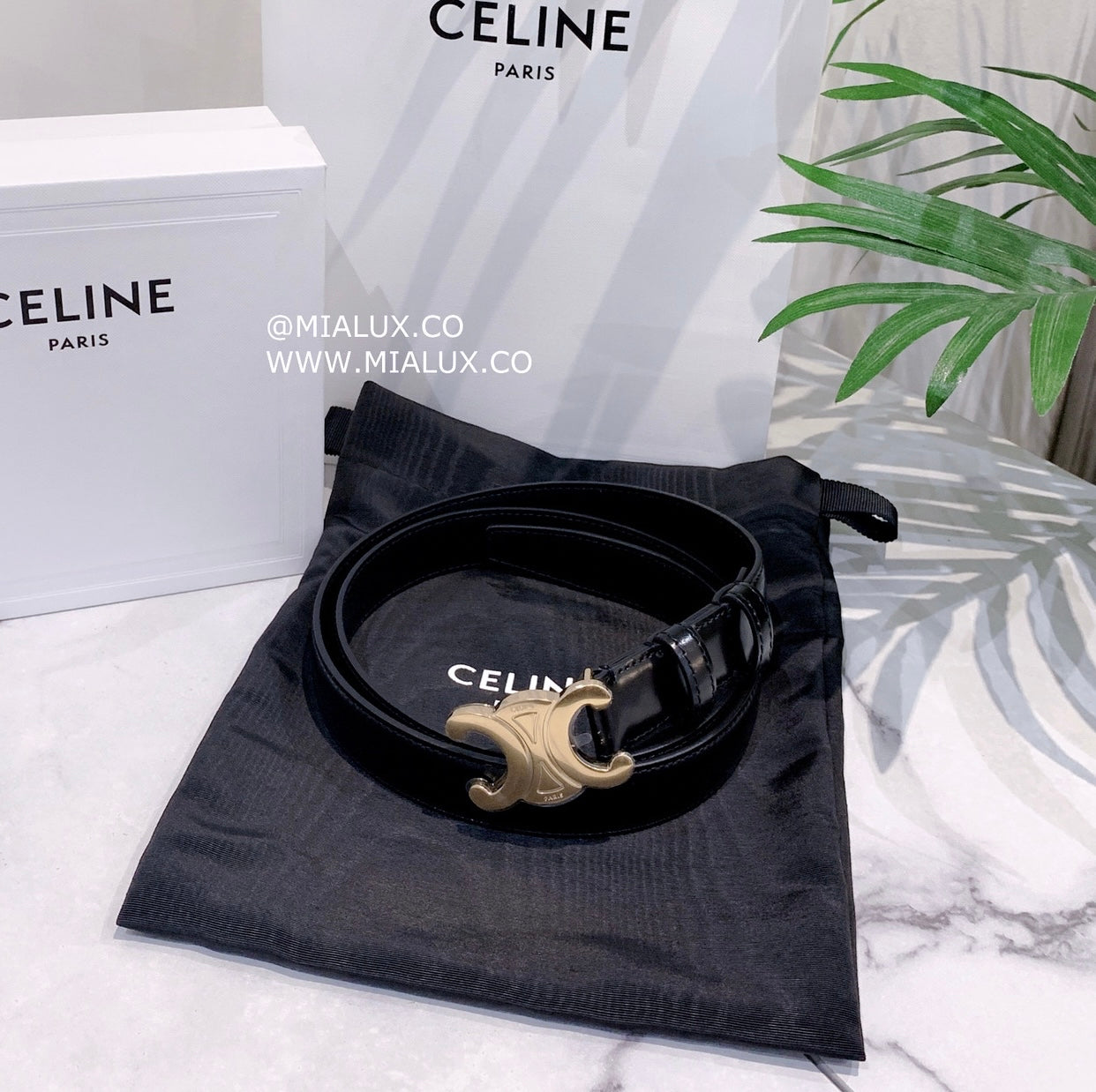 Celine▪️TAURILLON TRIOMPHE TEEN 滑牛皮1.3CM細皮帶/385E410 🉐15350🇪🇺