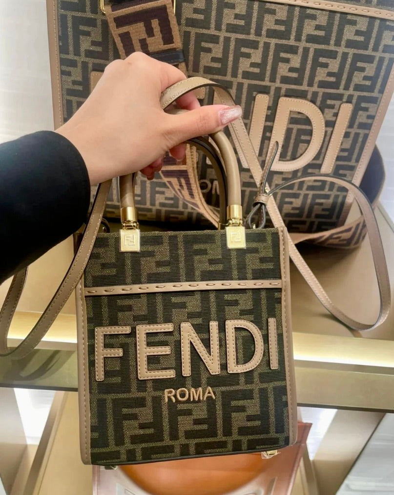 Fendi Sunshine Shopper Mini 購物托特包/1400E1500 🉐53500🇪🇺