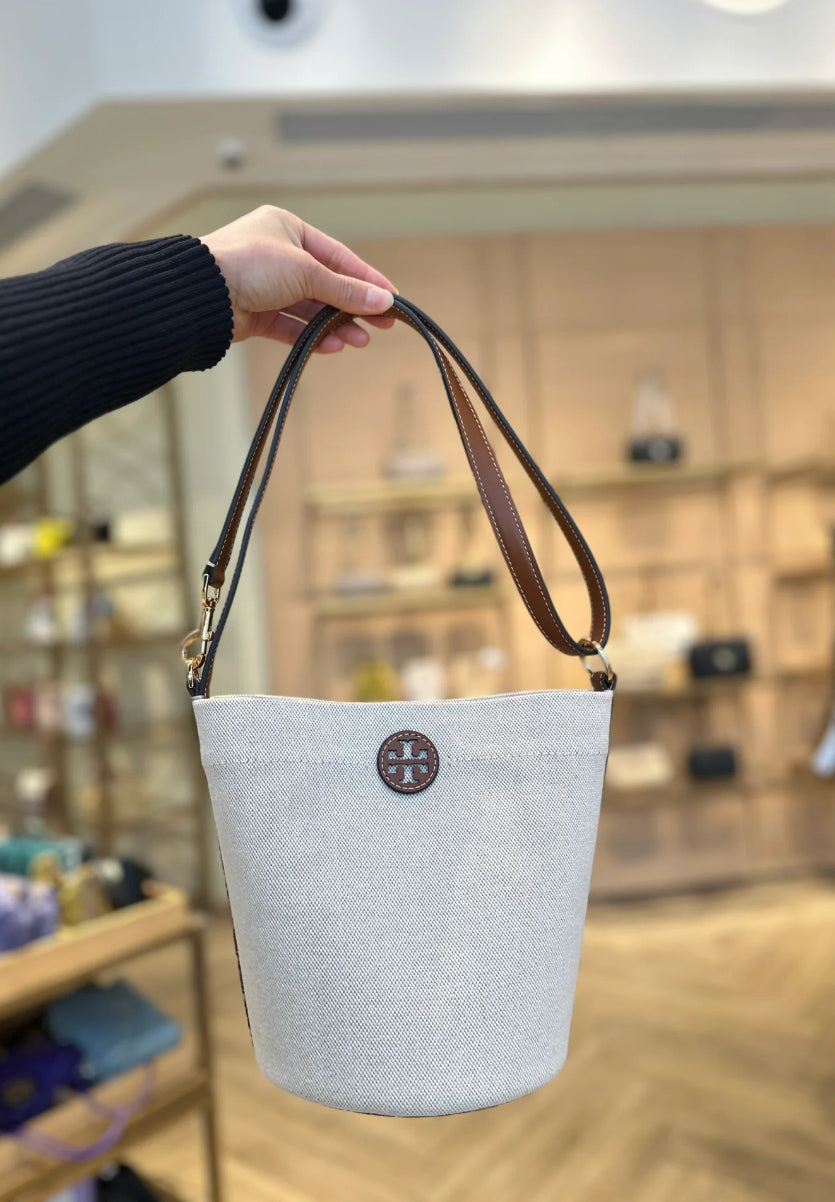 @ToryBurch Felix 水桶包 🔔限時折🉐7580