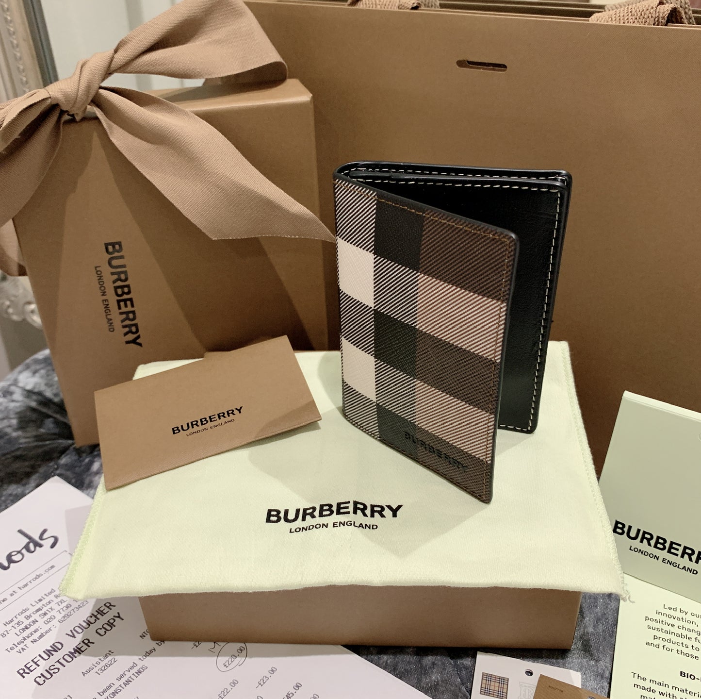 ❌Burberry Check and Leather 男女款格紋雙開卡包/240  🉐10600