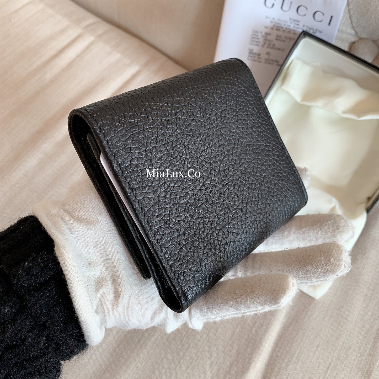 @Gucci Soho Wallet 浮雕翻蓋三折短夾/P230