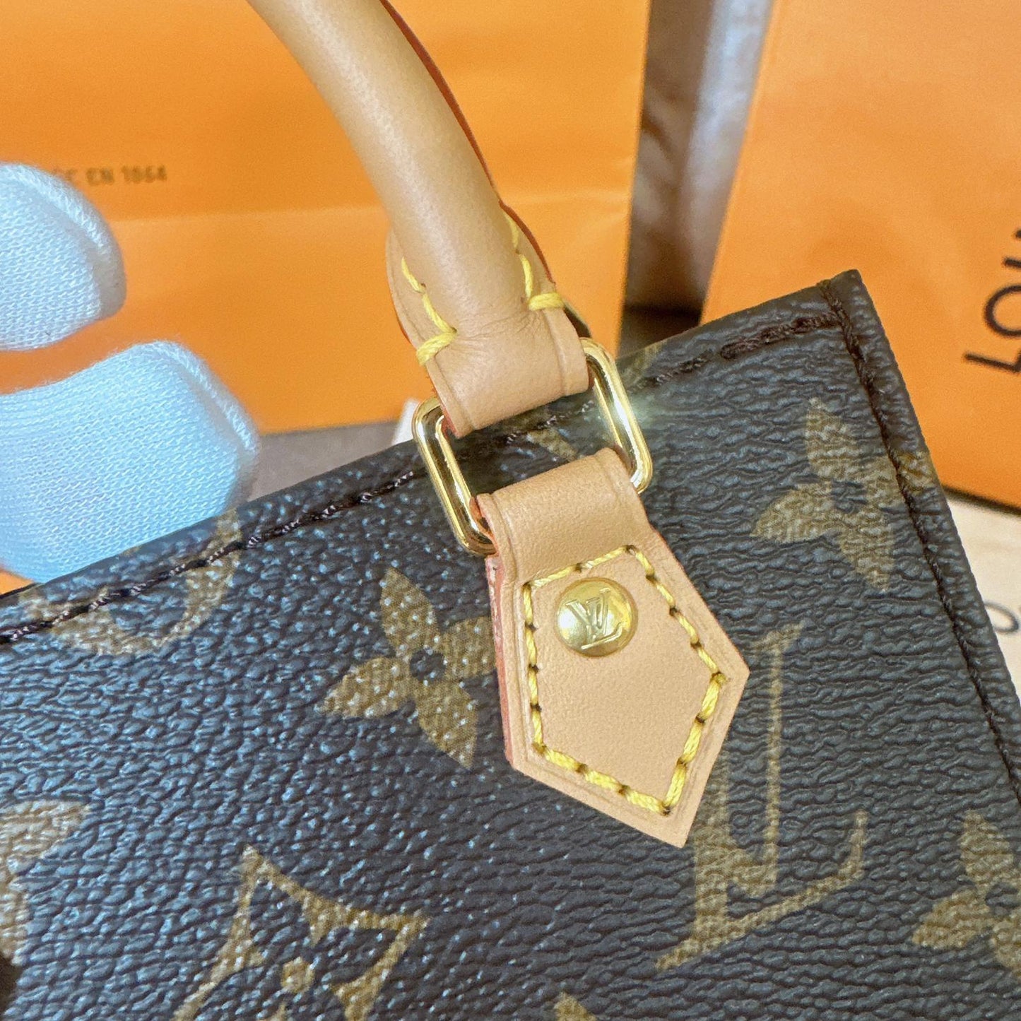 *現貨*LV Petit Sac Plat 小款琴譜包 P39800 /T63500
