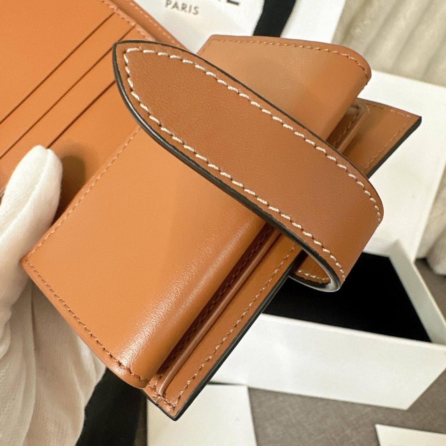 *現貨*Celine▪️Strap In Triomphe S 老花牛皮短夾-棕 P12000 /T20000