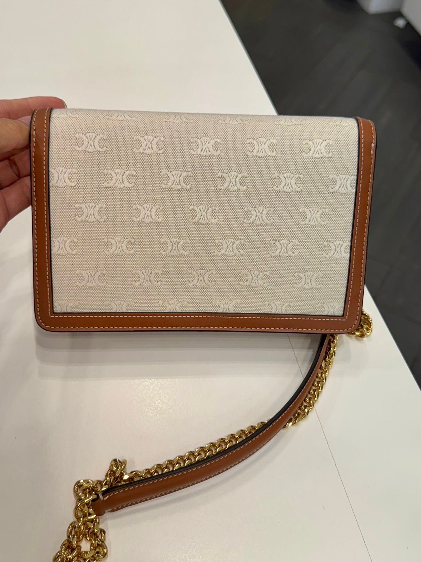 @Celine Outlet Margo WOC 凱旋門鏈條包
