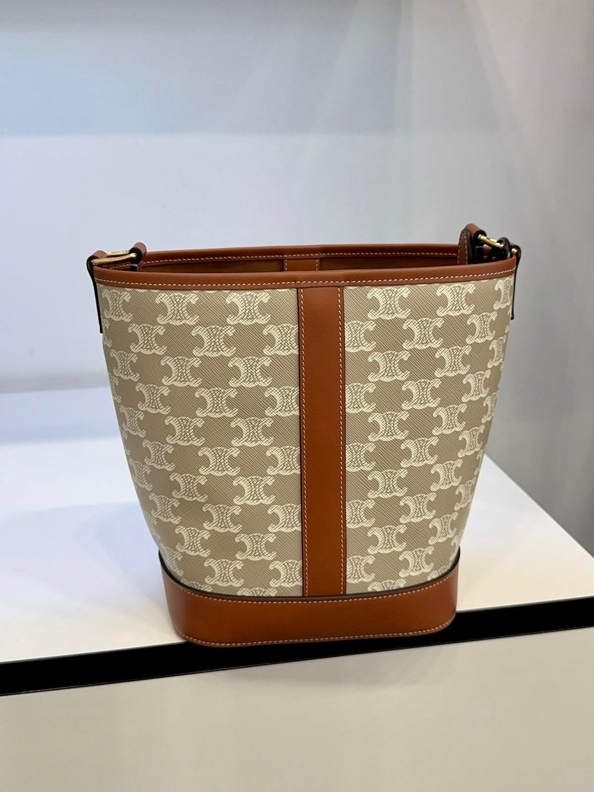 @Celine Outlet Bucket S 小款白老花水桶包