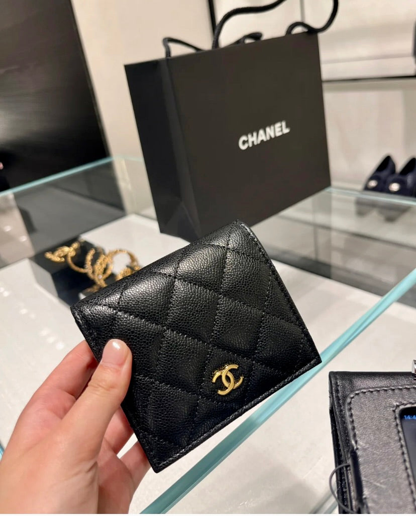 CHANEL CF 對開短夾 🉐38500 🏷️