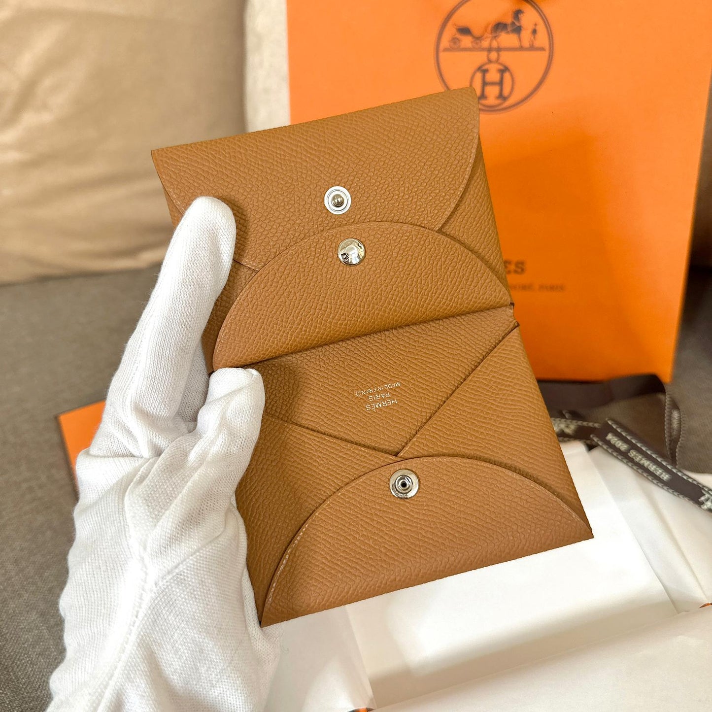 *現貨*Hermes Calvin Duo 金棕卡包 P18900 /T23800