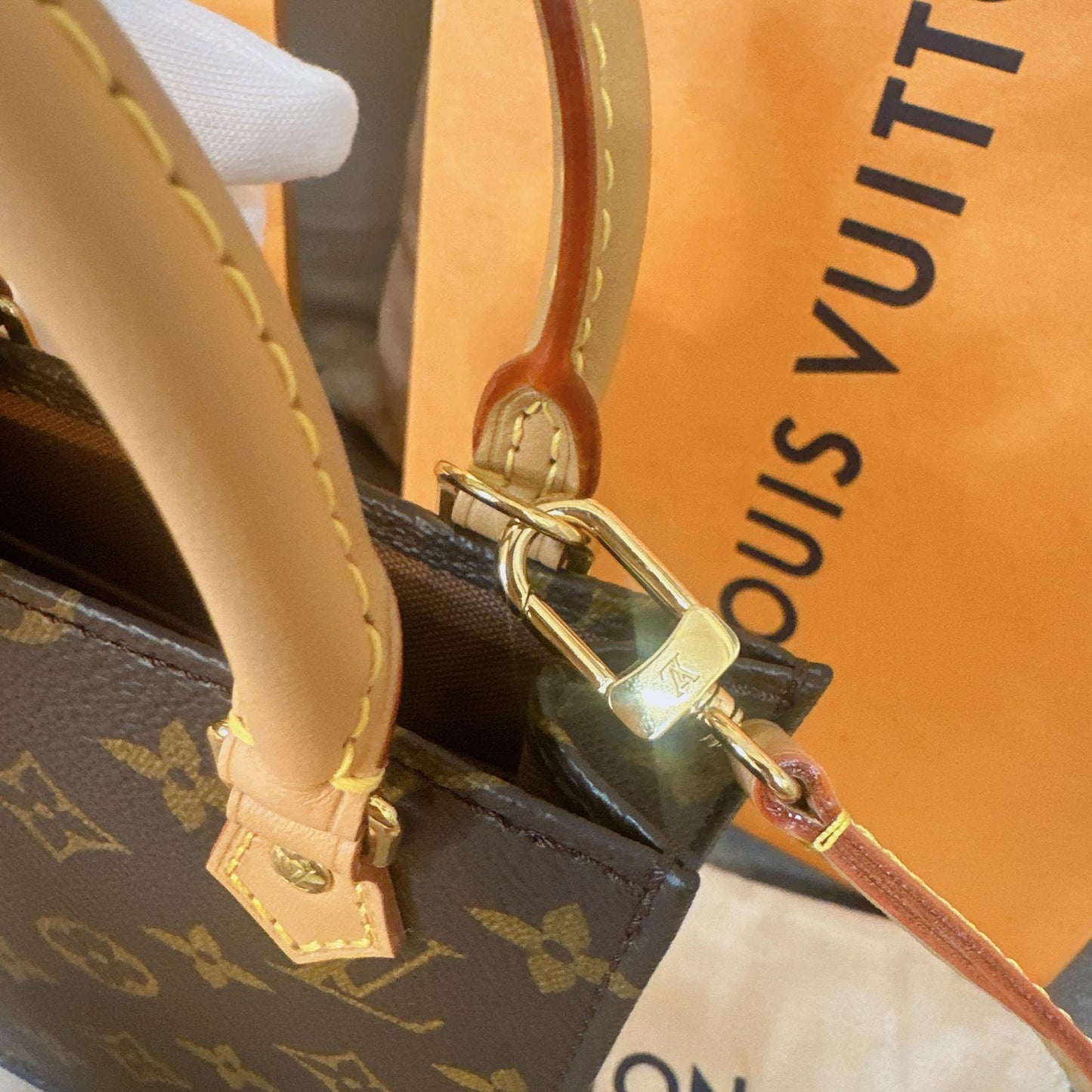 *現貨*LV Petit Sac Plat 小款琴譜包 P39800 /T63500