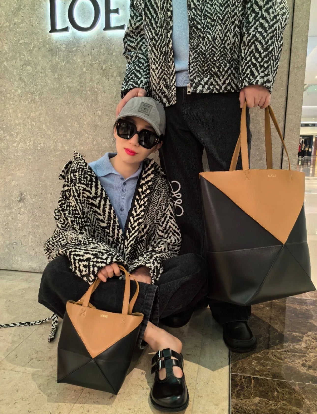 Loewe▪️Puzzle Fold Tote Mini 拼色拼圖折疊包-米白/1350SF1200 ㊙️折扣🉐49000💰