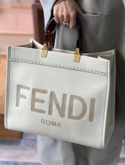 Fendi▪️Sunshine M 陽光托特包/2250E2500 🉐88500🇪🇺