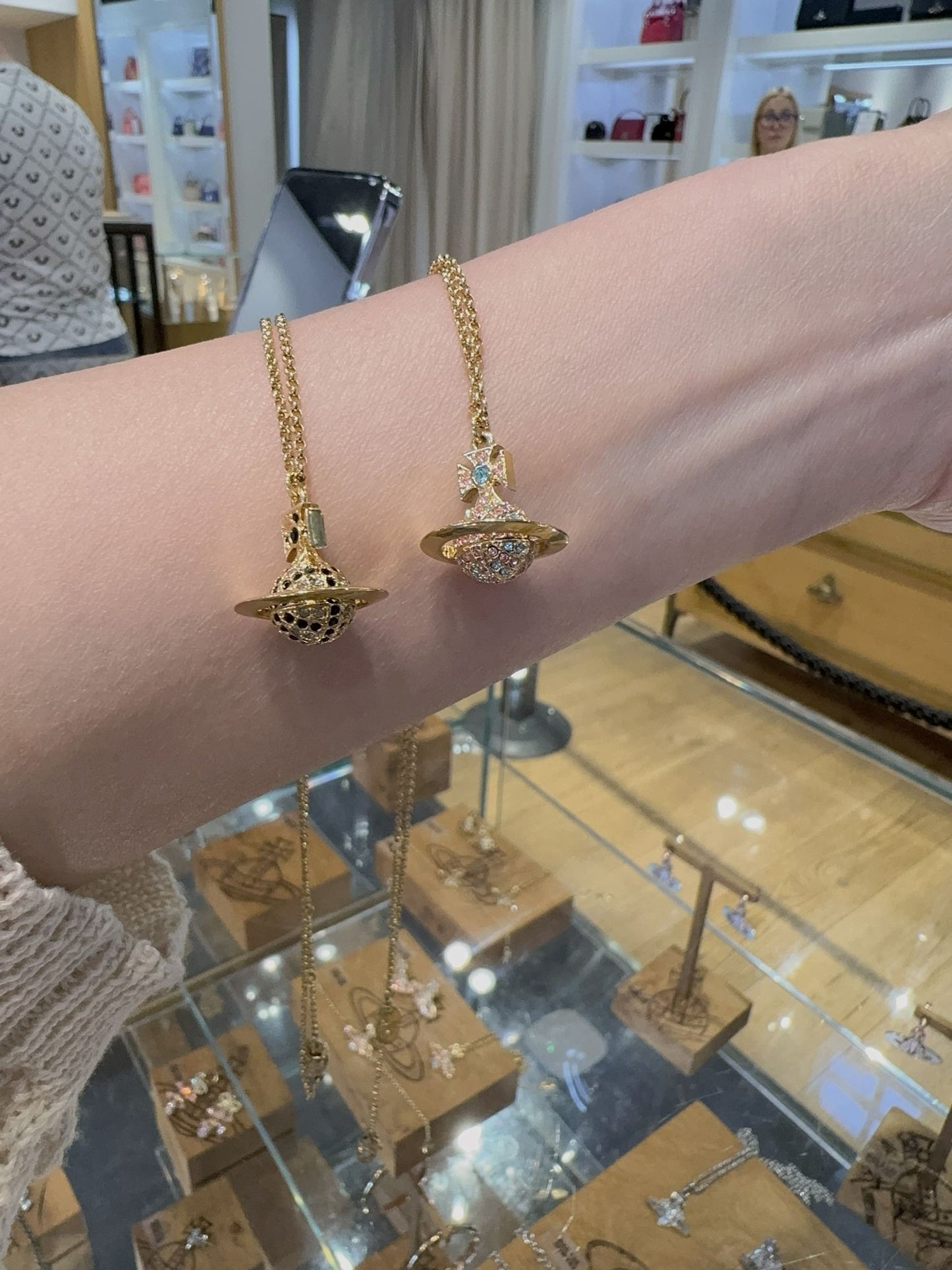 @VW Necklace 立體點鑽土星項鍊/125P83 🔔限時折🉐4540