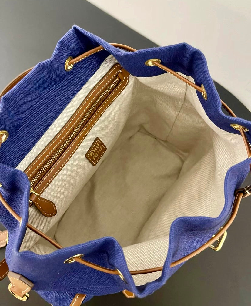 MiuMiu Canvas Backpack 帆布後背包/E1900 🉐69400🇪🇺